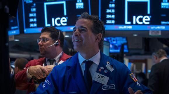 wall_street_sube_operadores_nyse1_crop1464108262683_crop1579816302347_crop1581557158111.jpg_1147327050.jpg