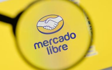 Mercados: el riesgo país tocó mínimos en tres meses, pero una acción argentina cayó hasta 12% en Wall Street