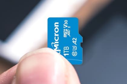 una-tarjeta-micron-de-1-tb-terabyte-de-capacidad-RLRISFINHRF7JENDQXVITKLHKI.jpg